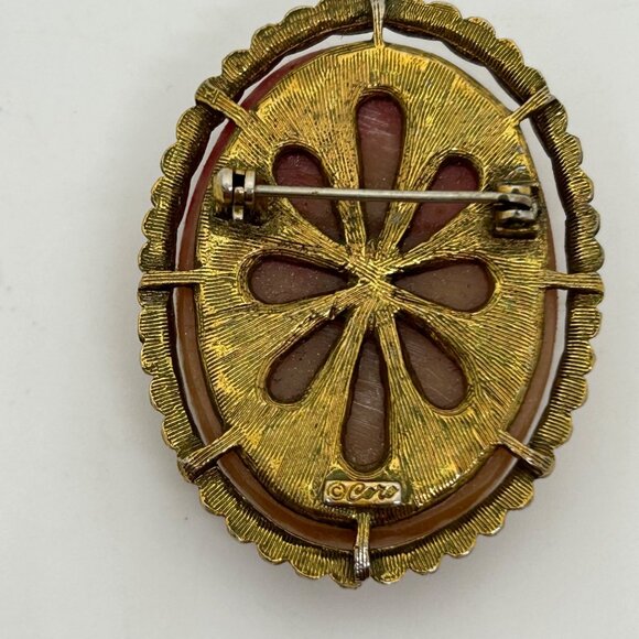 Vintage Coro Signed Cameo Brooch Two Dancing Graces Design In Resin Gold-Tone - Picture 5 of 16